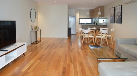 Kangaroo Bay Apartments - Accommodation Brisbane 10