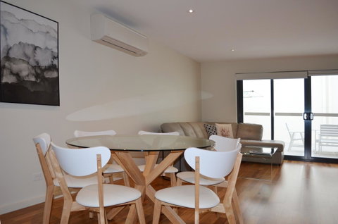 Kangaroo Bay Apartments - Accommodation Brisbane 9