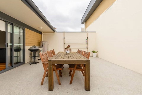 Kangaroo Bay Apartments - Accommodation Brisbane 19