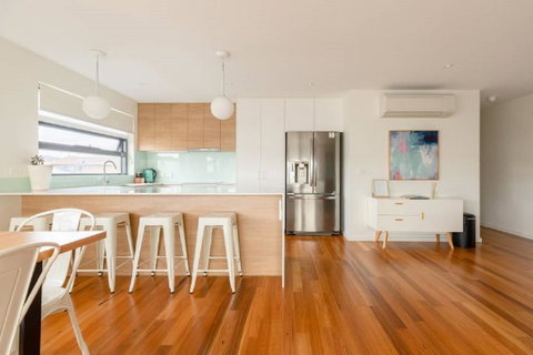 Kangaroo Bay Apartments - Accommodation Brisbane 0