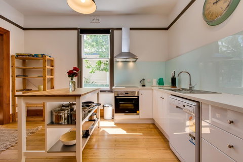 Rosehaven Cottage - Accommodation Brisbane 2