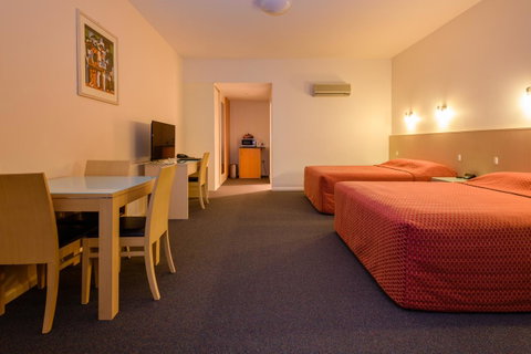Mayfair Plaza Motel And Apartments - Accommodation Brisbane 6
