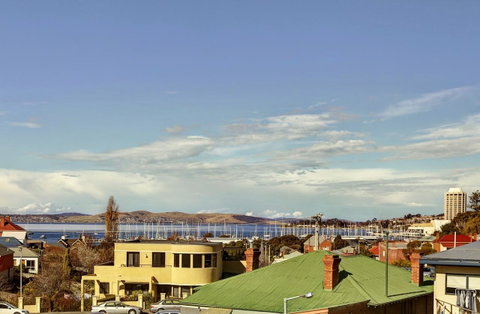 Mayfair Plaza Motel And Apartments - Accommodation Brisbane 1