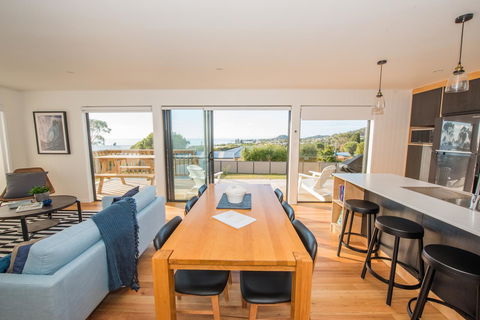 Beach House XIV - Accommodation Brisbane 6