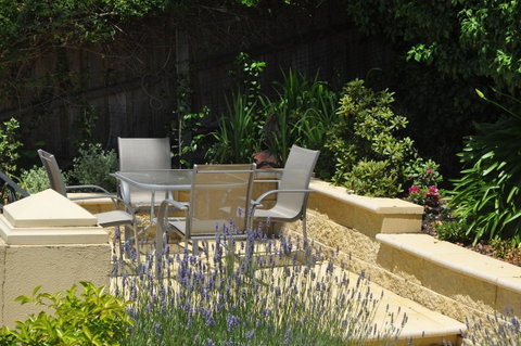 Belton Apartments-Hedge Cottage - Accommodation Brisbane 28