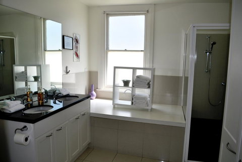 Belton Apartments-Hedge Cottage - Accommodation Brisbane 14