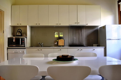Belton Apartments-Hedge Cottage - Accommodation Brisbane 1