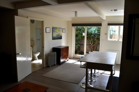 Belton Apartments-Hedge Cottage - Accommodation Brisbane 2