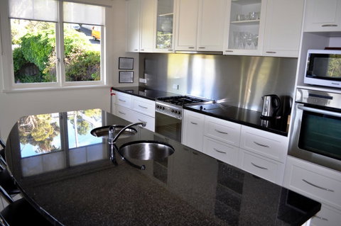 Belton Apartments-Hedge Cottage - Accommodation Brisbane 25