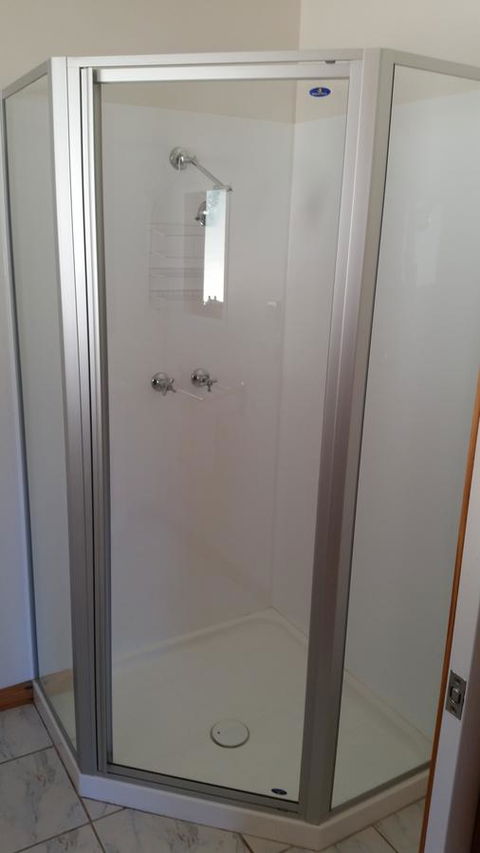 Four Seasons Waterfront Villas - Accommodation Brisbane 12