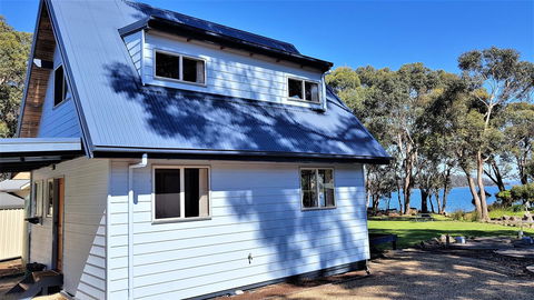 Four Seasons Waterfront Villas - Accommodation Brisbane 1