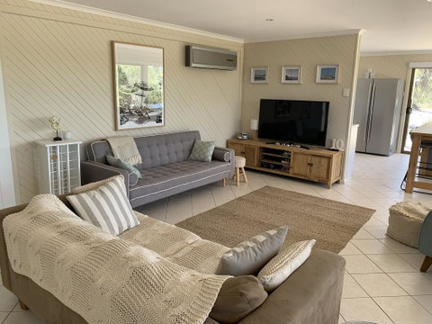 No. 10 Coffin Bay - Accommodation Brisbane 1