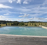 Noble Willow Homestead Lovedale. Super Spacious with views and pool - Accommodation Brisbane