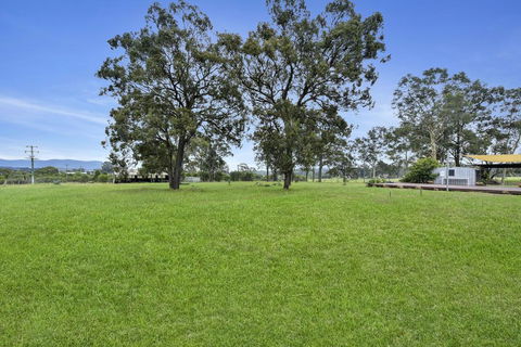 Nulkaba Escape, Super Central, Walk To Zoo, Short Drive To Potters + Wineries - Accommodation Brisbane 3