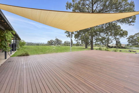 Nulkaba Escape, Super Central, Walk To Zoo, Short Drive To Potters + Wineries - Accommodation Brisbane 2