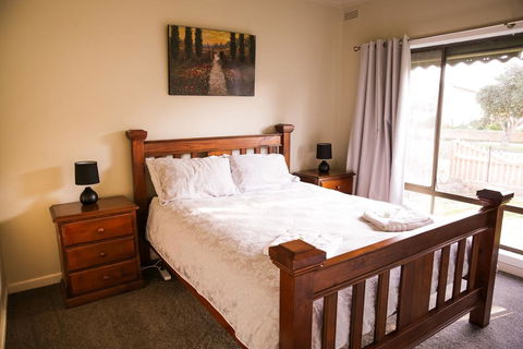 Ocean Views - Accommodation Brisbane 2