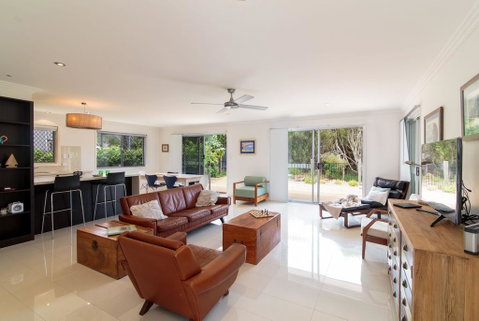 Oceanic Dr 133 - WHALE WATCHERS DELIGHT - Accommodation Brisbane 2