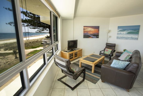 Oceanside Resort - Absolute Beachfront Apartments - Accommodation Brisbane 0