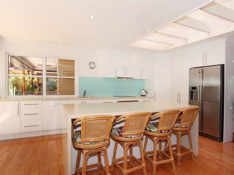 Okinja 71 - Tropical 4 BDRM Home With Pool - Accommodation Brisbane 3