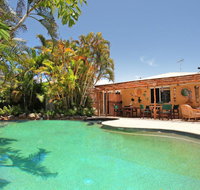 Okinja 71 - Tropical 4 BDRM Home with Pool - Accommodation Brisbane