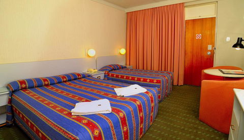 Olympia Motel - Accommodation Brisbane 2