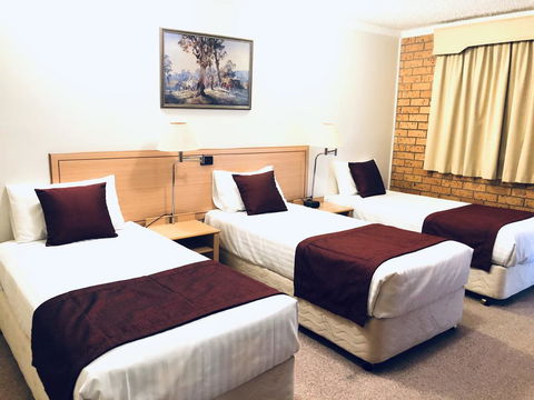 OVERLANDER MOTOR LODGE - Accommodation Brisbane 2