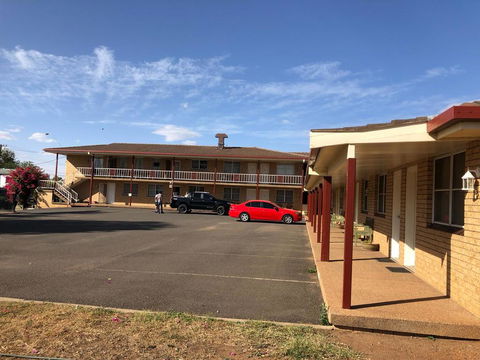 OVERLANDER MOTOR LODGE - Accommodation Brisbane 0