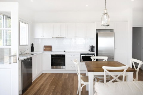 Pa's Beach House - Apartment 2 - Accommodation Brisbane 1
