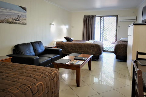 Pacific Palms Motor Inn - Accommodation Brisbane 1