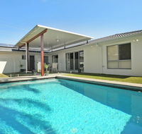 Palm 95 - Modern 4 BDRM Home with Pool