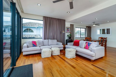 Panoramic Views From Private Roof Top Deck - Accommodation Brisbane 3