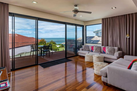 Panoramic Views From Private Roof Top Deck - Accommodation Brisbane 0