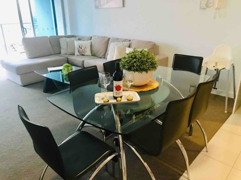 Panoramic Views Gold Coast Free WiFi Free Netflix - Accommodation Brisbane 3