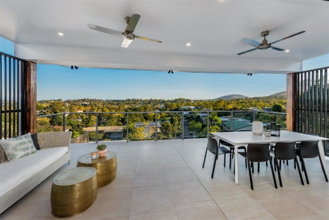 Panoramic Views Villa Birdwood Terrace 4 Bedroms - Toowong - Accommodation Brisbane 2