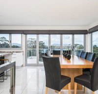 Paradise Point - Tamar Valley 14 Persons Residence with pool - Accommodation Brisbane