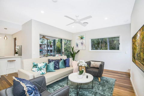 Park Avenue Townhouse Retreat Brisbane Sleeps 10 - Accommodation Brisbane 3