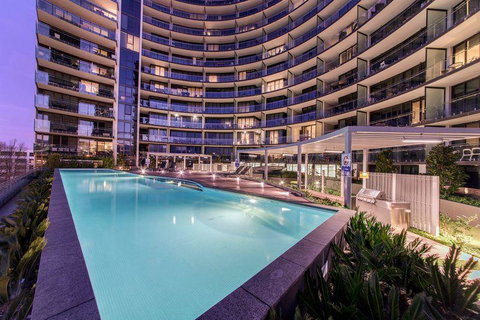 Perfectly Located Modern Apartment - Canberra CBD - Accommodation Brisbane 1