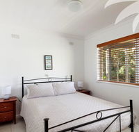 Picture perfect Lizzie Palms 2