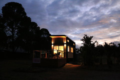 Pink Lake Tiny House - Accommodation Brisbane 2