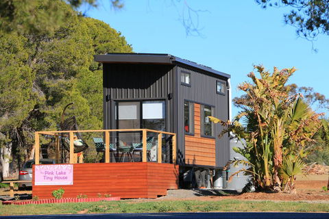 Pink Lake Tiny House - Accommodation Brisbane 1