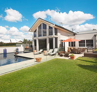 Play A Round - Accommodation Brisbane