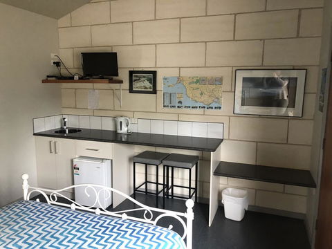 Port Campbell Guesthouse & Flash Packers - Accommodation Brisbane 1