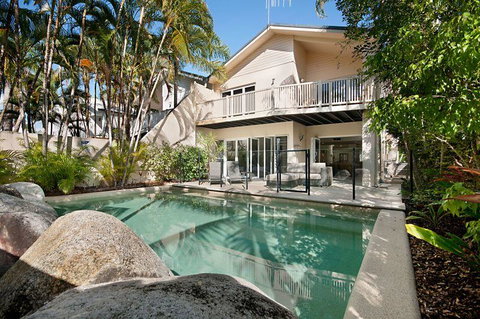 Port Douglas Condo - Accommodation Brisbane 0