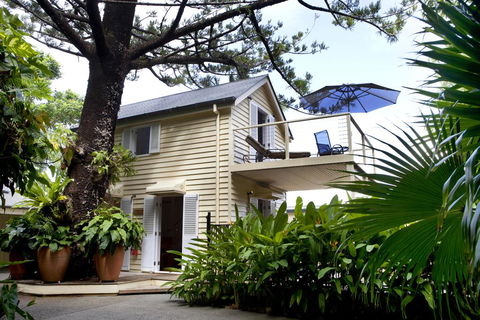 Port Douglas Cottage & Lodge - Accommodation Brisbane 0