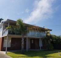 Portarlington beach shack 50 metres to the water - Accommodation Brisbane