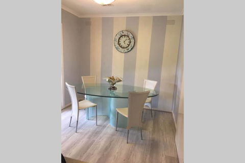 Pretty Home In Quiet Cul De Sac Near Knox City - Accommodation Brisbane 2