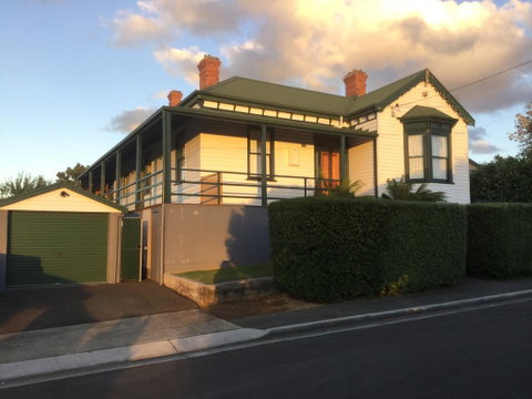 Pump Jack B&B - Accommodation Brisbane 0