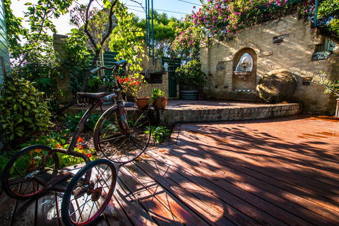 Queen Bee Cottage, Milton - Accommodation Brisbane 2