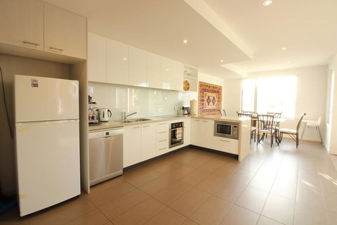Rejuvenate San Remo - WiFi, Linen, Beach 200m, Family Friendly - Accommodation Brisbane 3