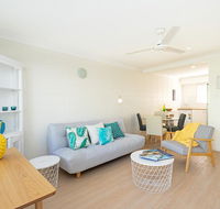 Relaxed Beachside Experience on the Coast - Accommodation Brisbane